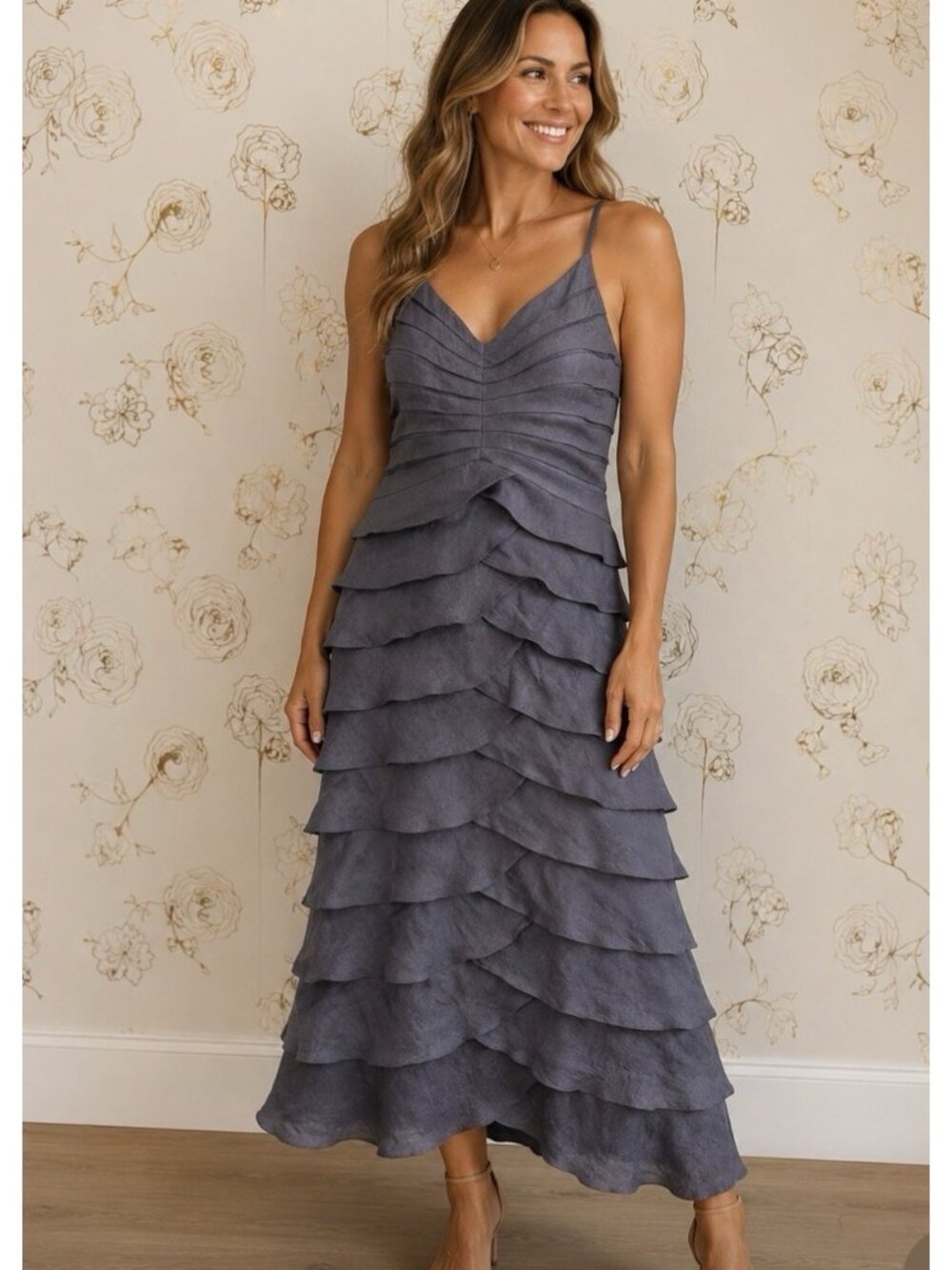 Adrianna Papell Dress Size 10 Silver Petal Layered Sleeveless Maxi Evening Gown